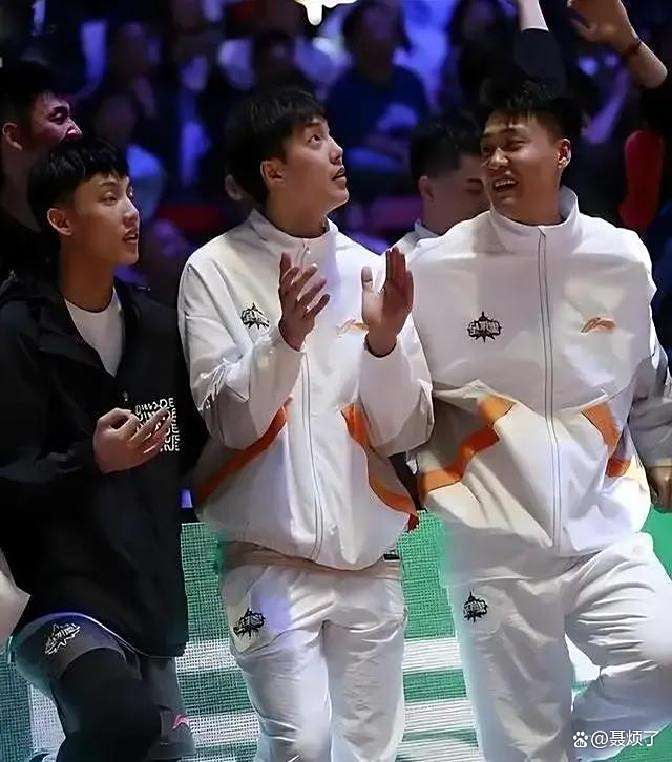 华体会教练-关于射手连续破门助球队夺冠冲击冠军的信息