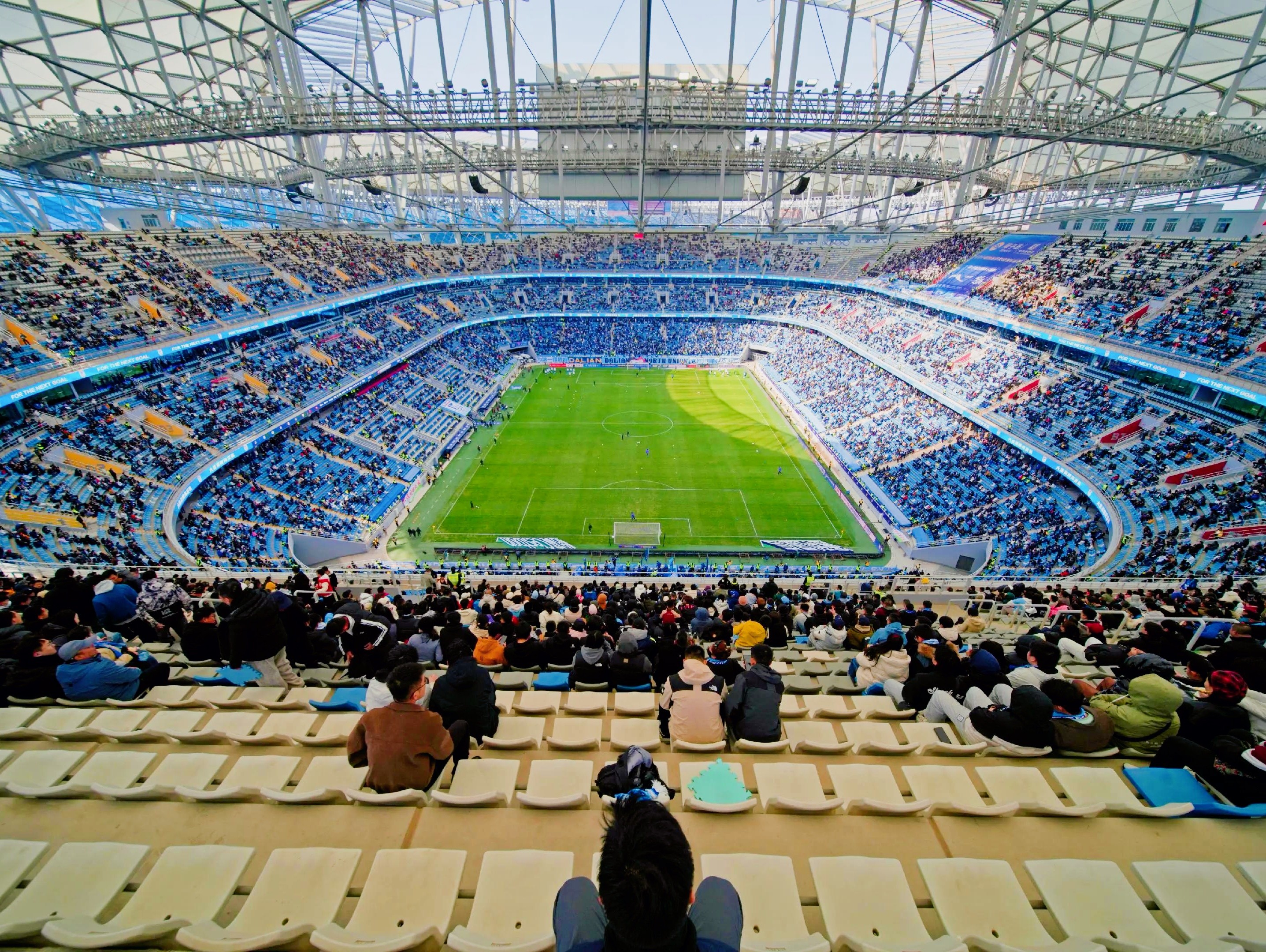 包含惊险一幕不断上演,足球赛场无比精彩的词条 包含惊险一幕不断上演,足球赛场无比精彩的词条