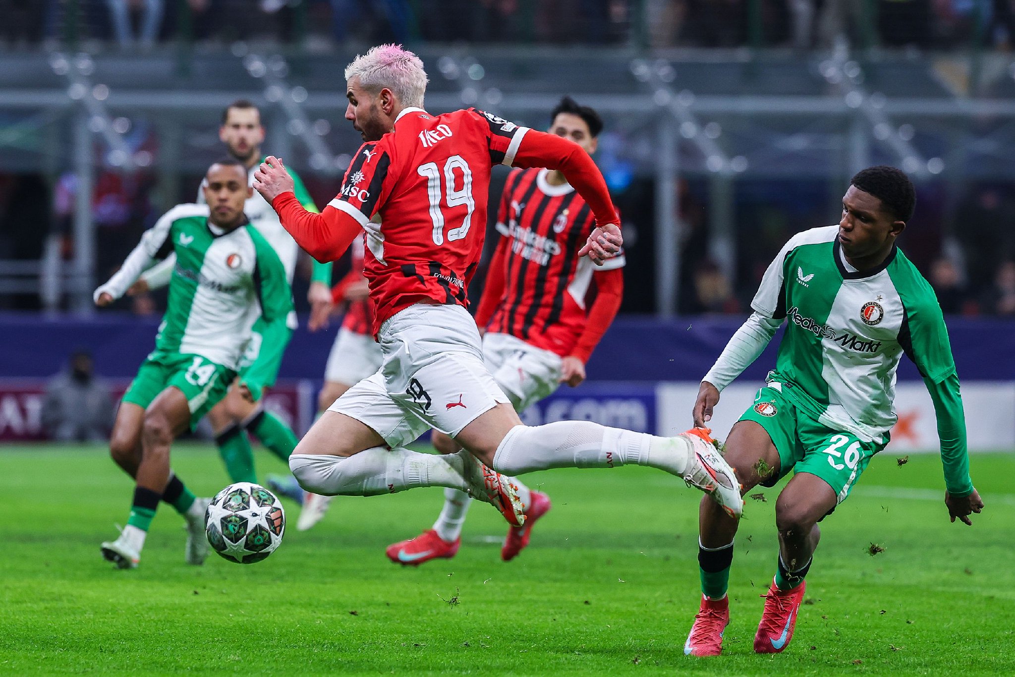 包含AC米兰后卫罗梅尼奥备战关键战役意欲展现实力的词条 包含AC米兰后卫罗梅尼奥备战关键战役意欲展现实力的词条