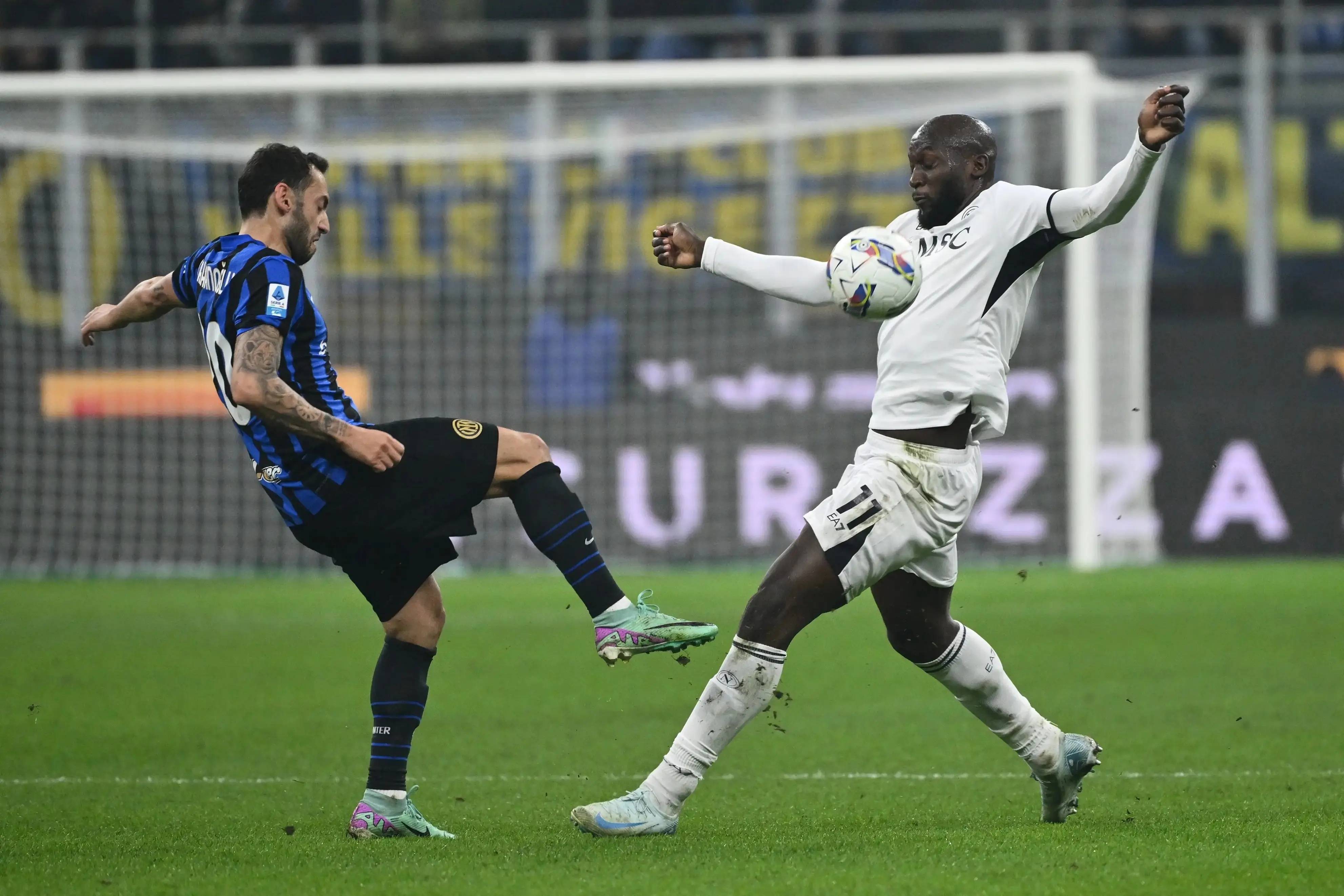 华体会直播-意甲国际米兰主帅表示不会轻易放弃争冠希望