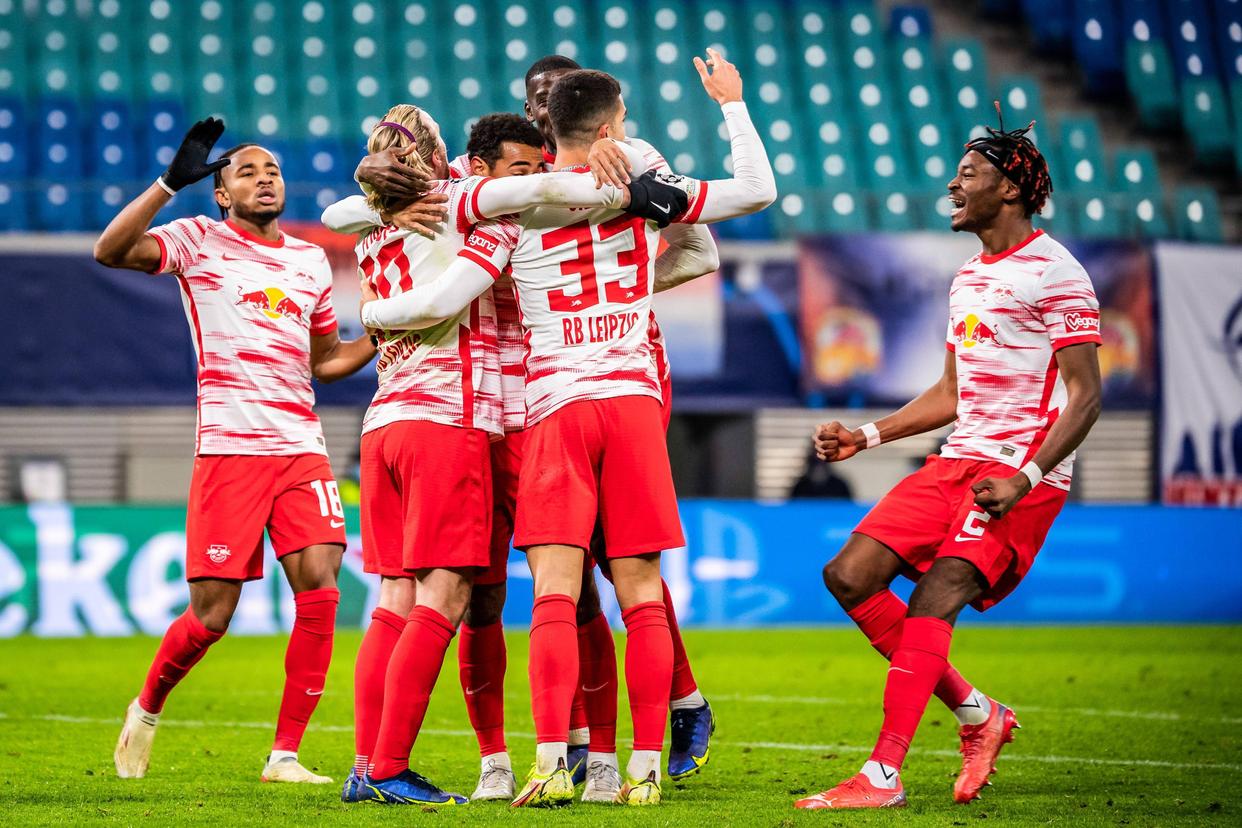 汉堡队客场逆袭!终结RB莱比锡连胜,打破对手不败纪录 汉堡队客场逆袭!终结RB莱比锡连胜,打破对手不败纪录