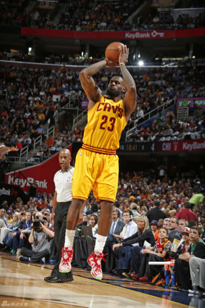 骑士火力全开,实力表现晋级 骑士火力全开,实力表现晋级