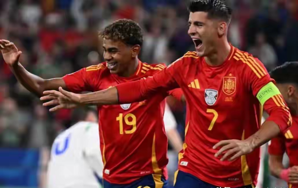 包含欧洲足球比赛激情上演,赛场气氛高涨的词条 包含欧洲足球比赛激情上演,赛场气氛高涨的词条