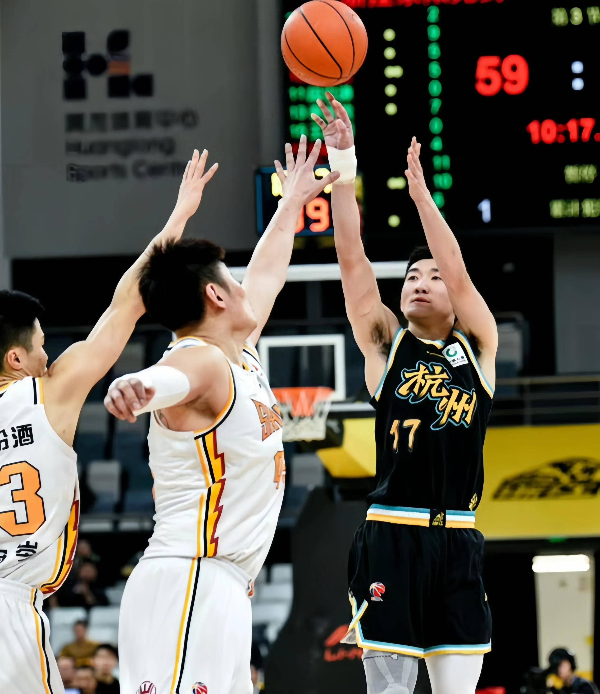 辽宁男篮获重要胜利,豪取连胜 辽宁男篮获重要胜利,豪取连胜