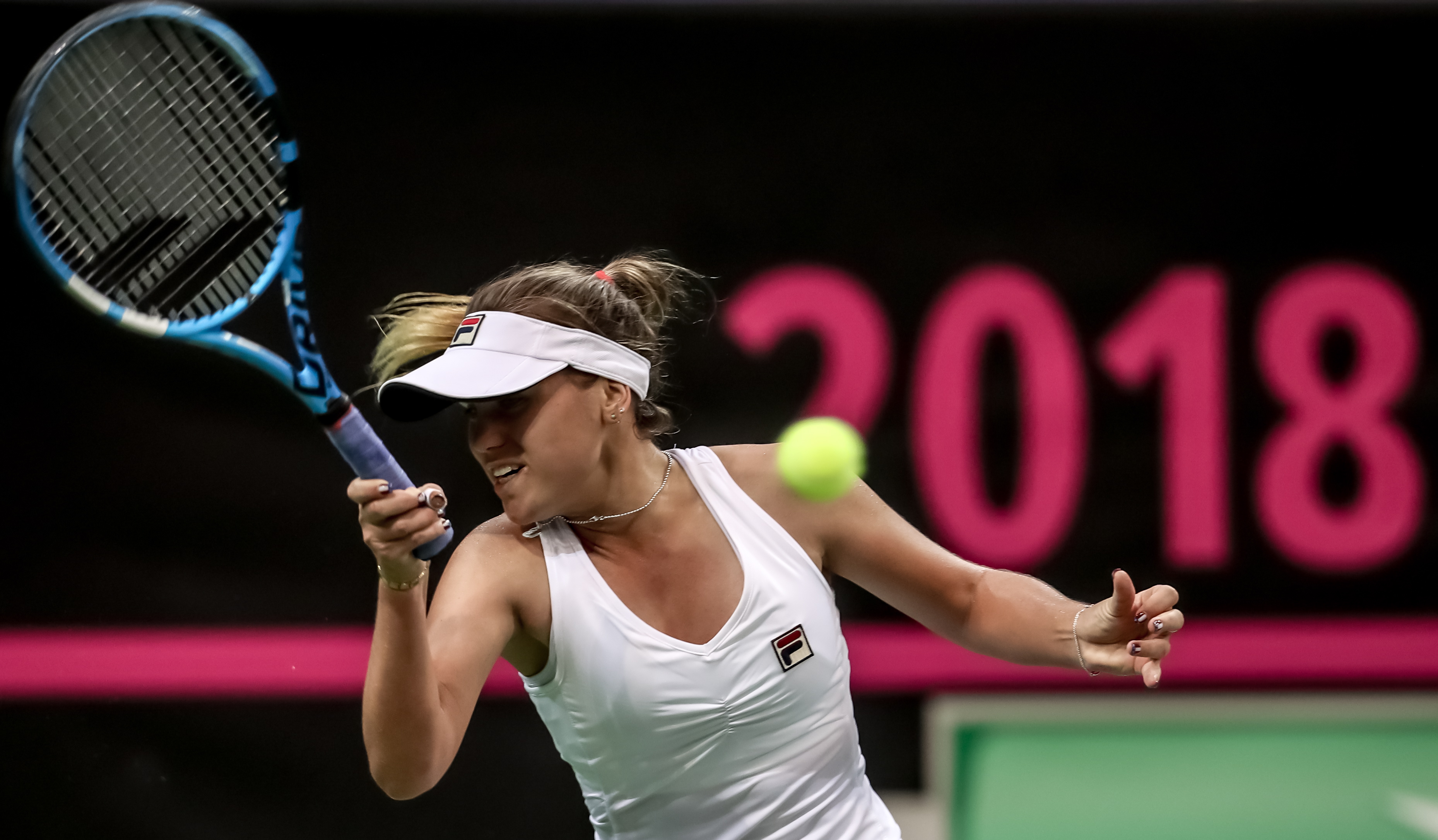 华体会官网入口-捷克女拳击选手力克对手晋级