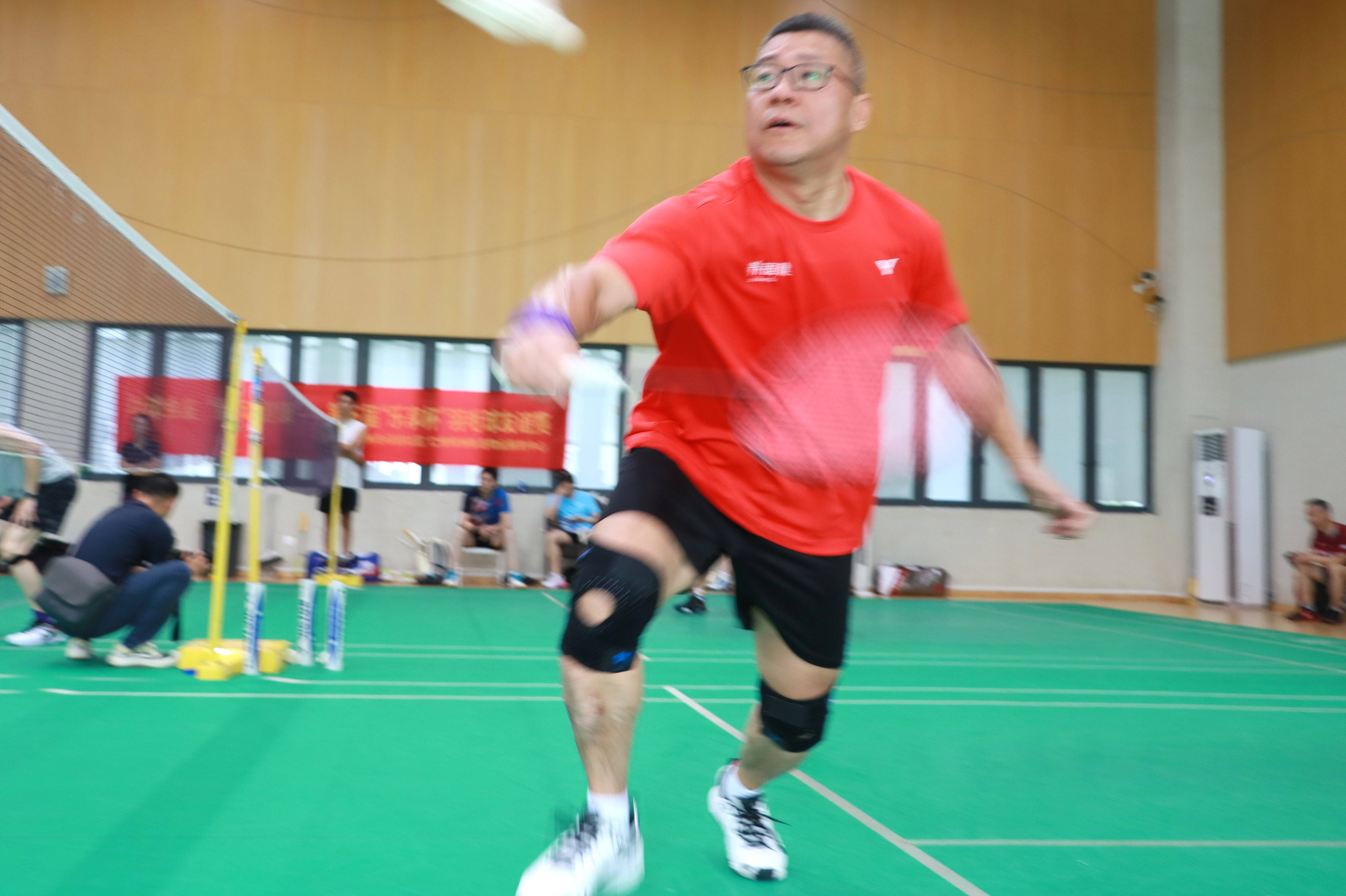 包含羽毛球赛场上激战连连,意外发生引人注目的词条 包含羽毛球赛场上激战连连,意外发生引人注目的词条