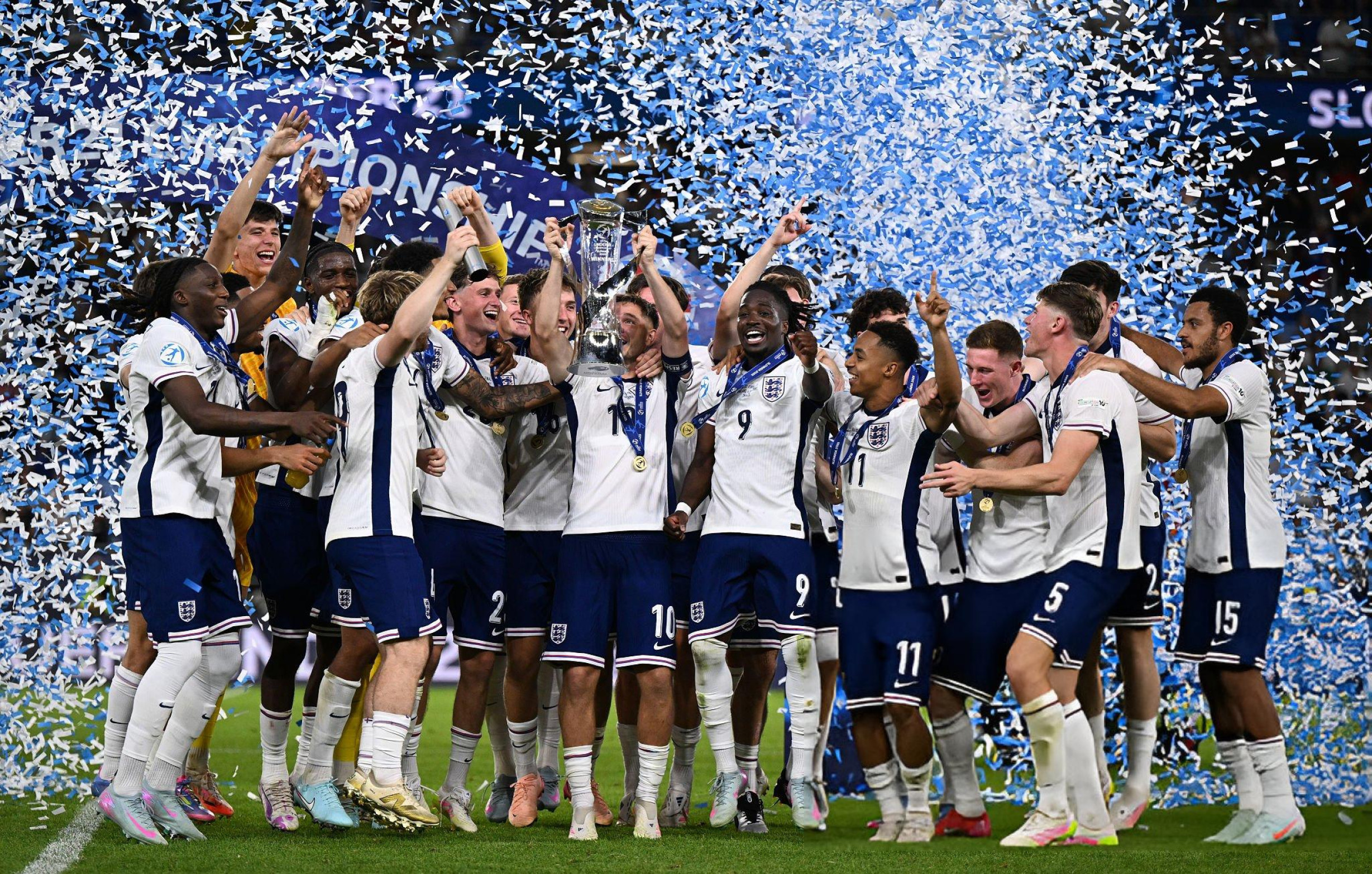 华体会下载-英格兰队在比赛中遭遇了一场激烈角逐